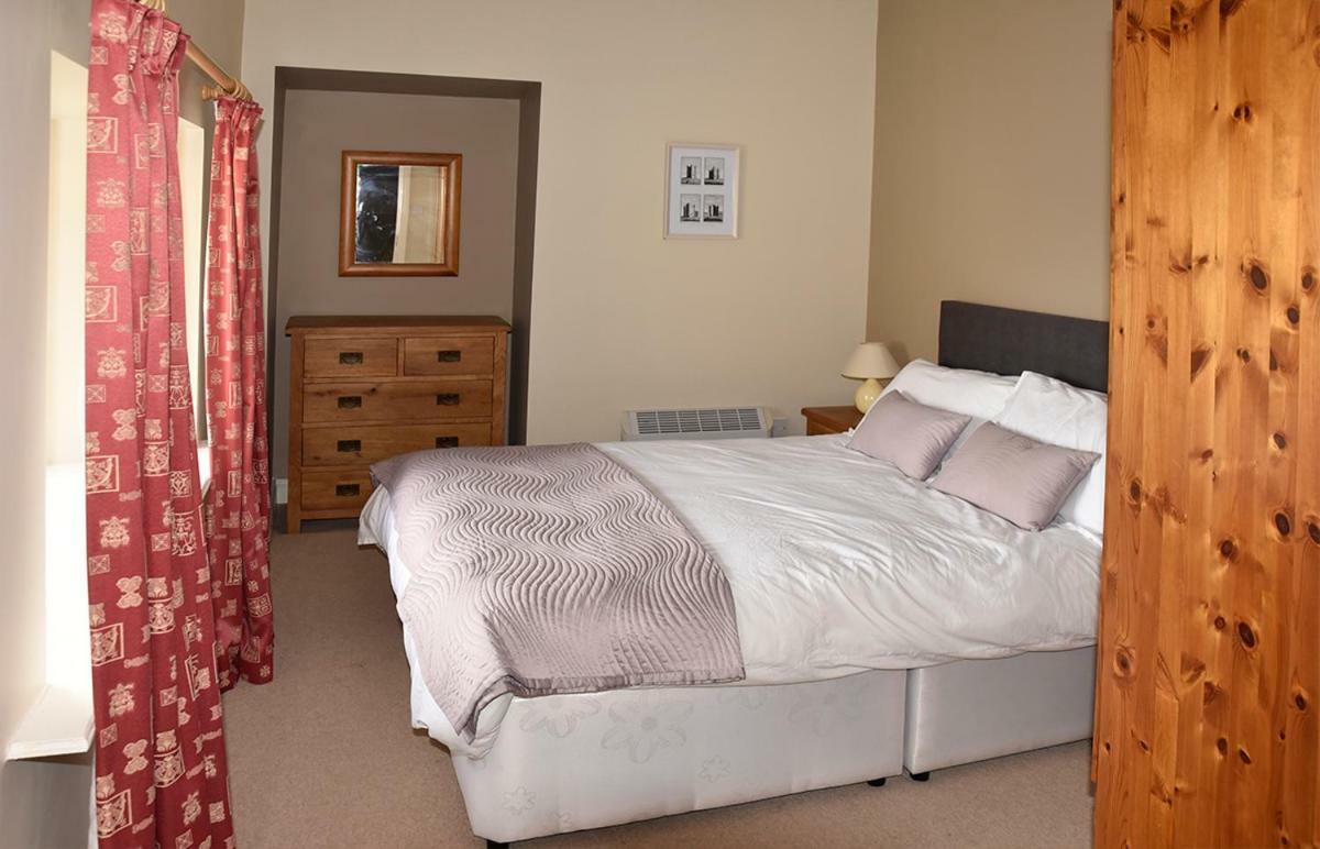 Townley Hall Apartments Слейн Экстерьер фото