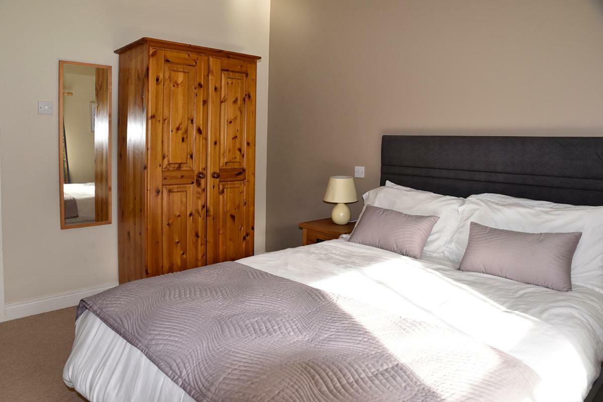 Townley Hall Apartments Слейн Экстерьер фото