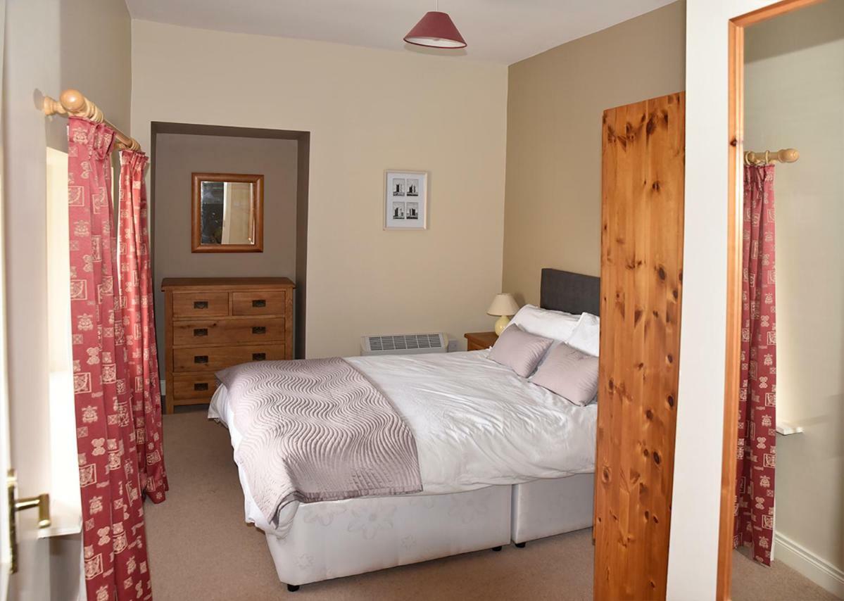Townley Hall Apartments Слейн Экстерьер фото