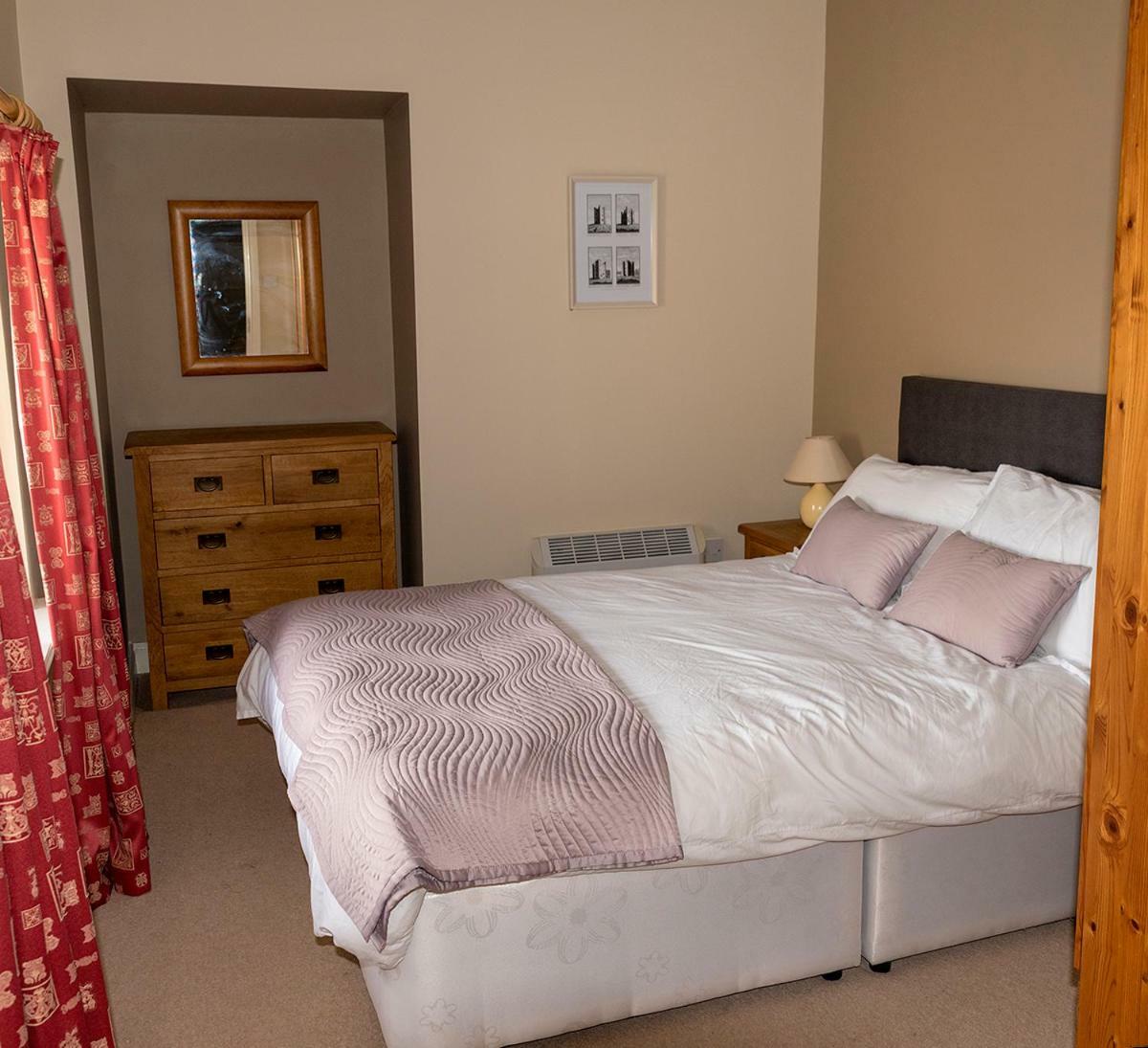 Townley Hall Apartments Слейн Экстерьер фото