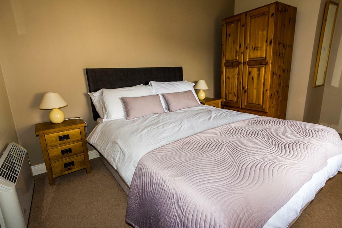 Townley Hall Apartments Слейн Экстерьер фото